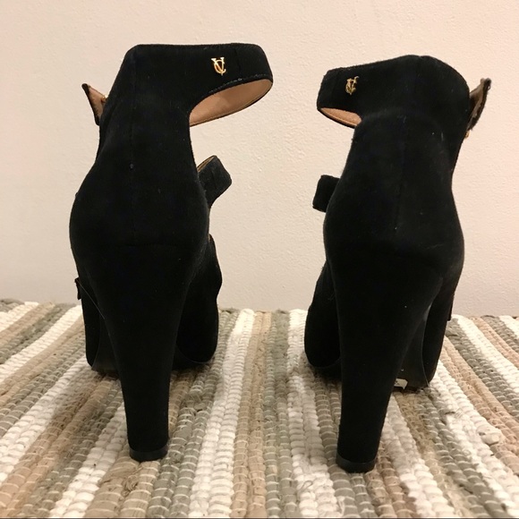 Vince Camuto ‘Gillee’ black suede and yellow metal Salome pumps. Size 6.5 M. EUC - Picture 6 of 13